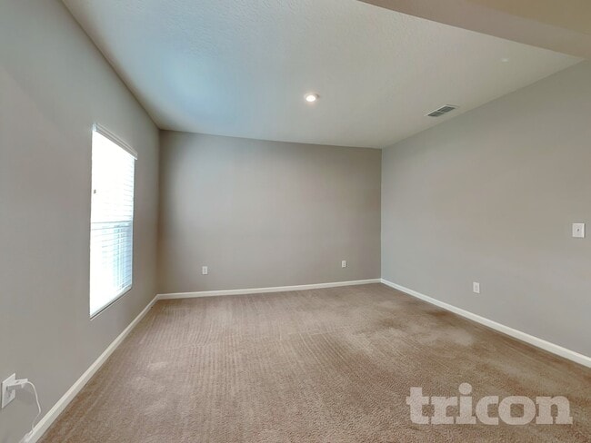 Photo - 1008 Talon Ln