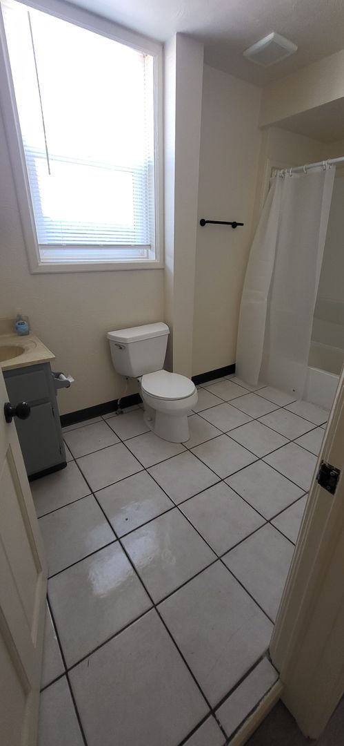 Photo - 142 N Main St Unit B