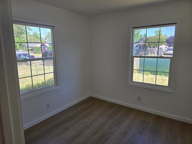Photo - 2167 Greenville St