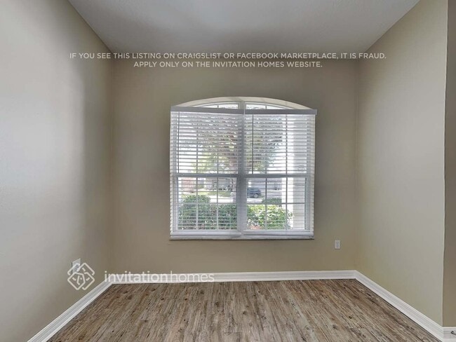 Photo - 498 Woodford Dr