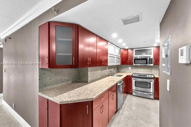 Photo - 2401 Collins Ave