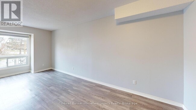 Photo - 1189 Nellis St