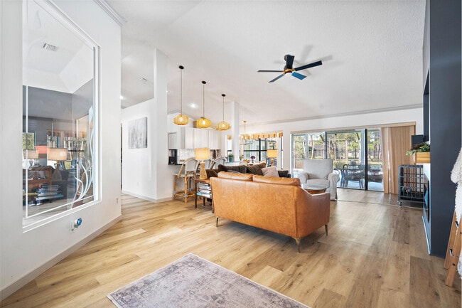 Photo - 2245 SW Oak Ridge Rd