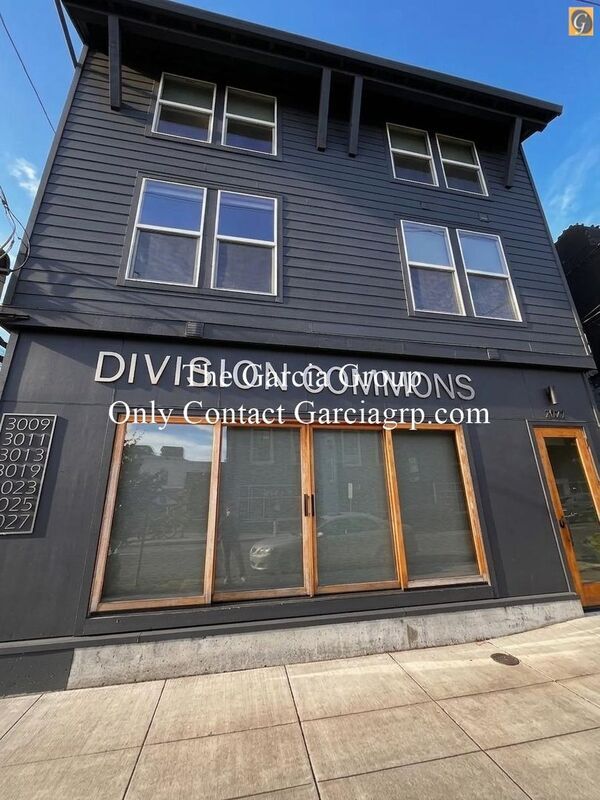 Building Photo - 3025 SE Division St
