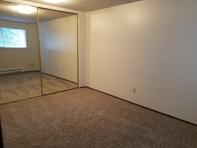 Hidden Lake Apartments