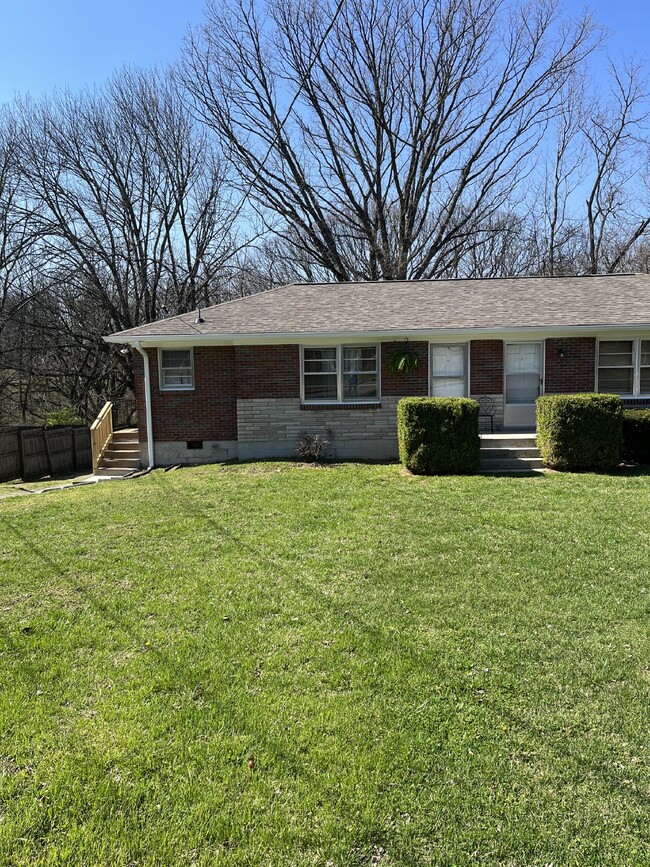 Building Photo - 246 McGavock Pk Rental