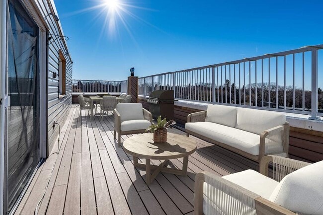 Photo - Crescent Towers