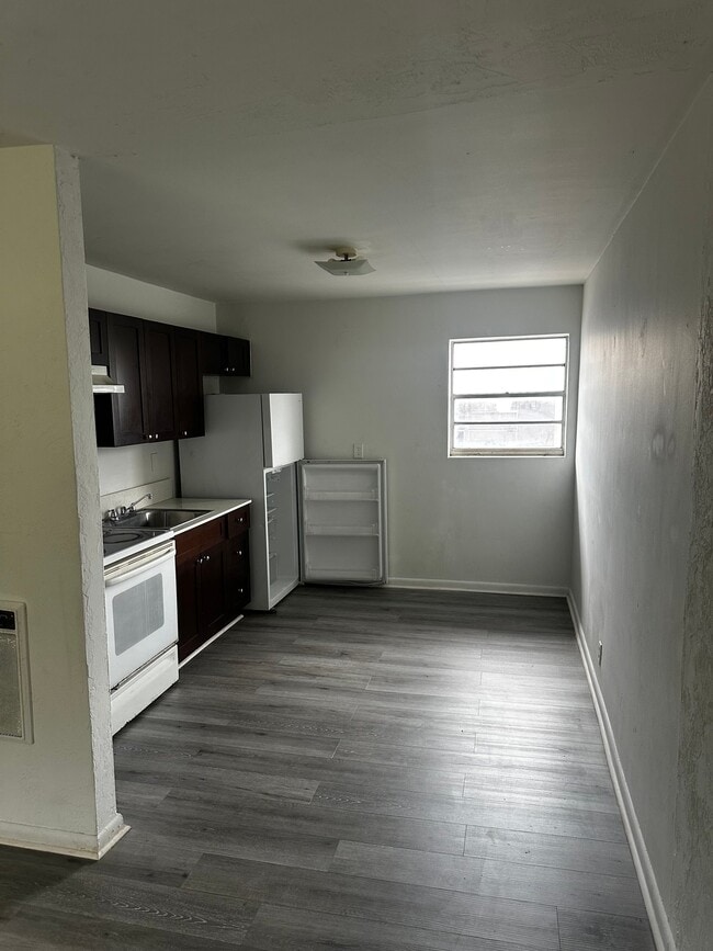 Photo - 1120 N Sapodilla Ave Unit #4