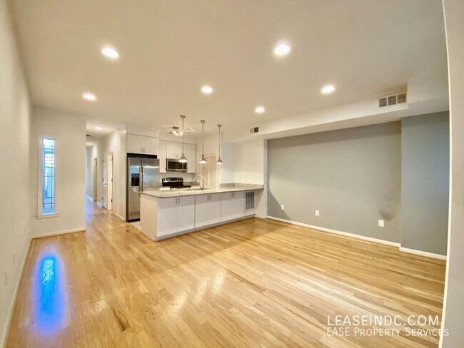 Photo - 1721 11th St NW Unidad #1
