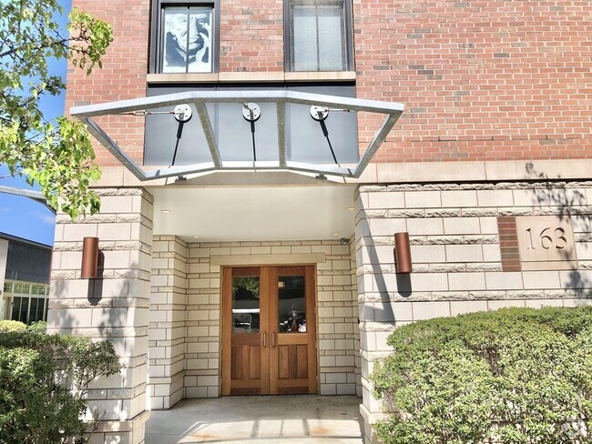 Building Photo - 163 Chestnut Hill Ave Unit PH1 Rental