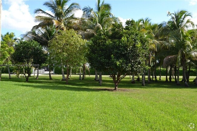 Building Photo - 5425 SW 190th Ave Rental