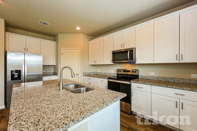 Photo - 5807 Nyla Wy