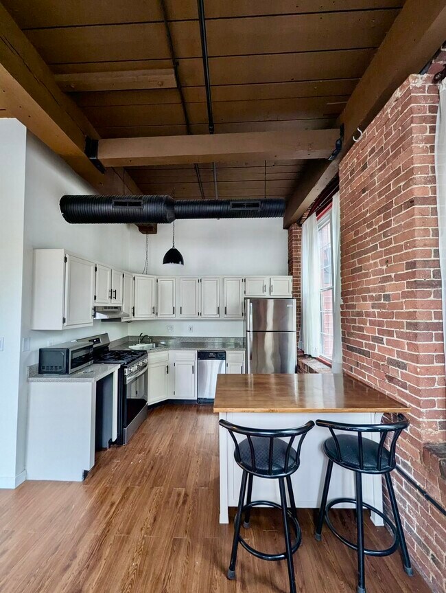 Photo - 470 Silver St Unit 470 Silver St. 101