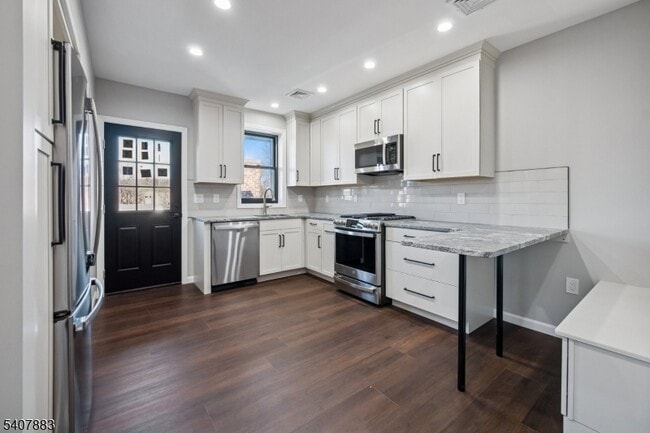 Photo - 266 Morris Ave Unit 2