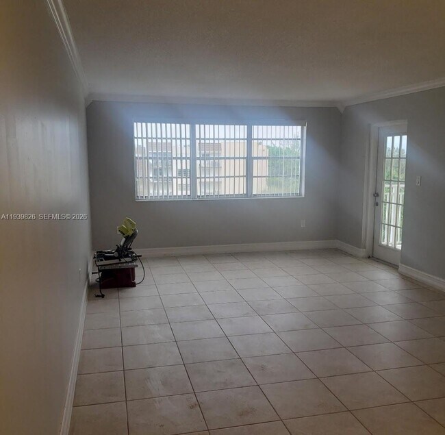 Photo - 6960 Miami Gardens Dr Unit 2-531