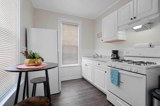 Photo - 120 E Spring St Unit B
