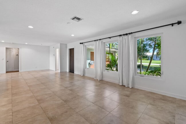 Photo - 1710 Ardley Rd