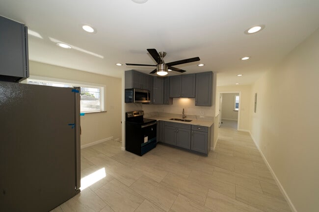 Photo - 1068 Kinau St Unit Five Bedroom