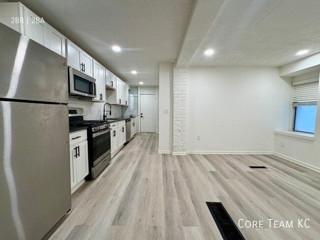 Building Photo - 1413 W 39th St Unit 1412-GE Rental