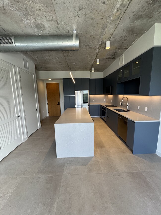 Photo - 160 NW 27th St Unit B5