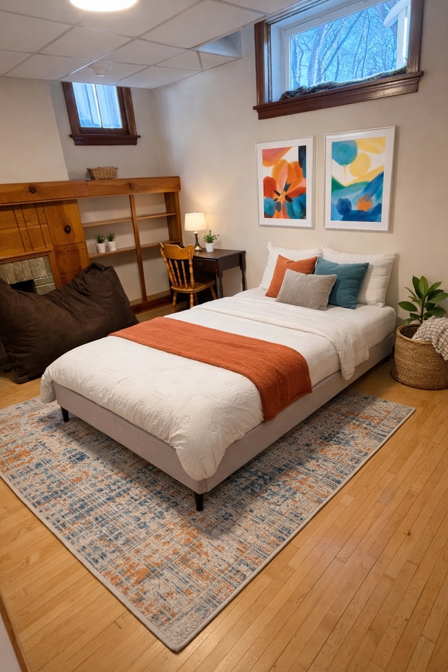 Photo - 11010-11081 81 Ave NW