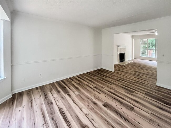 2945 Georgian Manor Dr