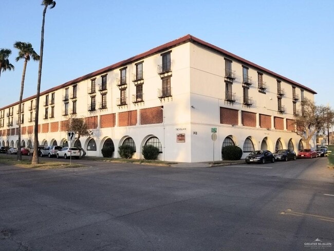 Building Photo - 29 Beech Ave Unit 3