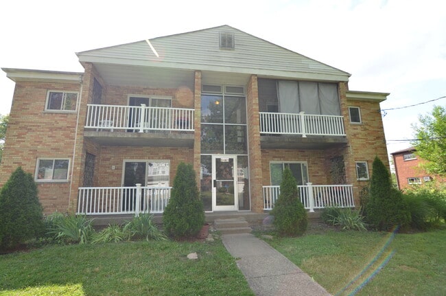 Building Photo - 8441 Cottonwood Dr Unit 4