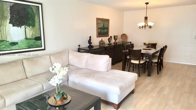 Photo - 2841 Somerset Dr Unit 215