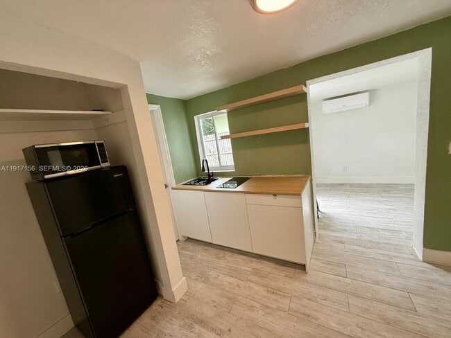 Photo - 16200 NE 3rd Ave Unit B