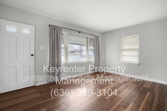 Photo - 1045 N New Florissant Rd