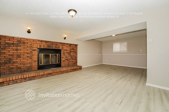 Photo - 647 S 6th Ave