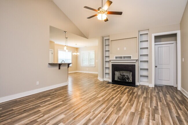 Photo - 75 Wood Green Dr