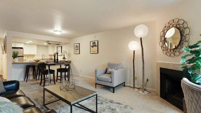 Updated Condo with Community Amenities! - Updated Condo with Community Amenities! Unit Apt. B115