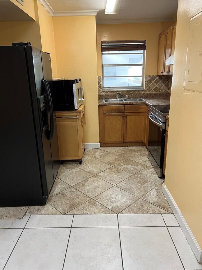 Photo - 8810 Fontainebleau Blvd