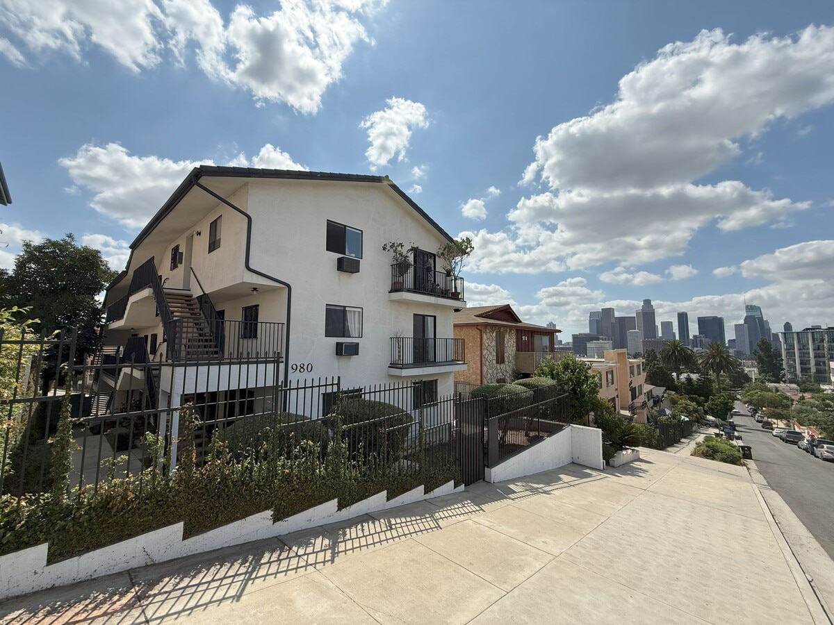 Photo - 980 White Knoll Dr