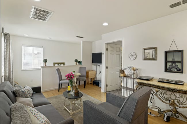 Building Photo - Private One Bedroom One Bath Mother-in-Law... Rental