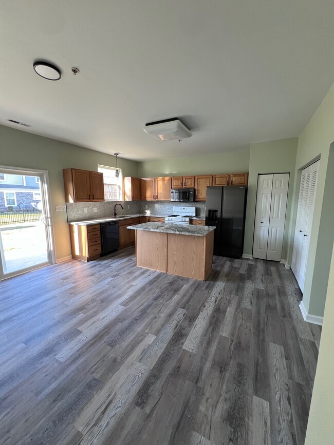 Photo - 1011 Meadow View Dr