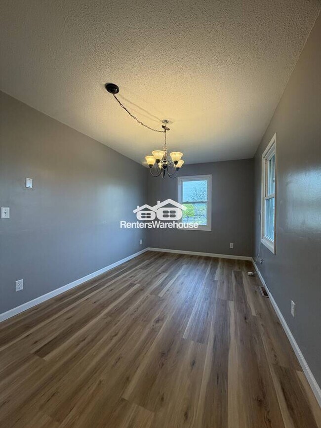 Photo - Available Now 4 Bedroom 2 Bathroom Single Family Home in St. Paul