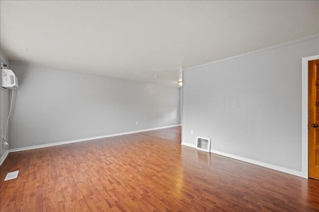 Photo - 1405/1407 Marshall Ave. Unidad 1407