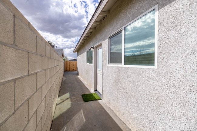 Photo - 3925 Verdugo Ln Unit 2