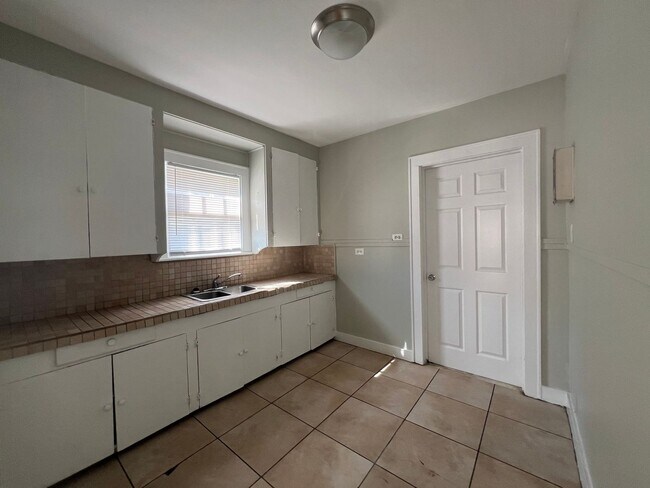 Photo - 2 bedroom 1 1/2 bath Duplex