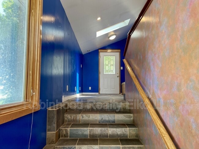165 W Oak St Unit 1