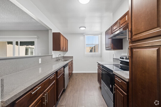 2BR, 2BA - 1,500SF - Kitchen