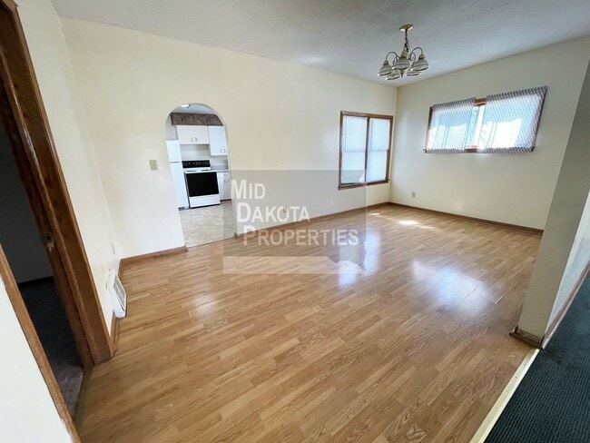 Photo - 914 E 2nd Ave