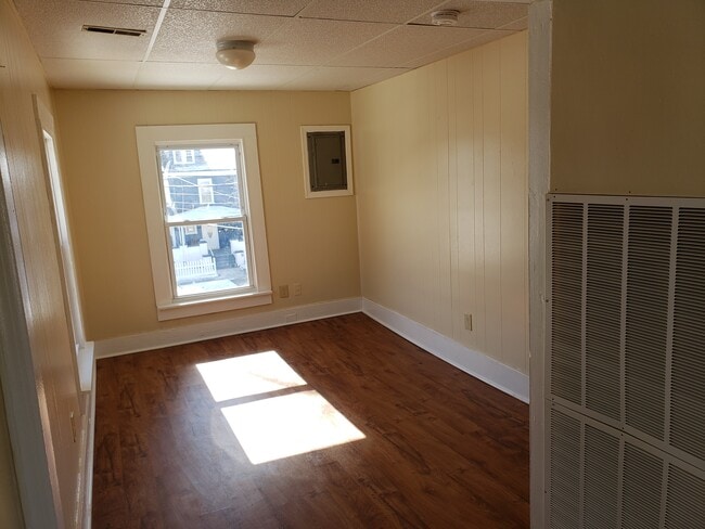 Photo - 121 S 6th St Unit 2