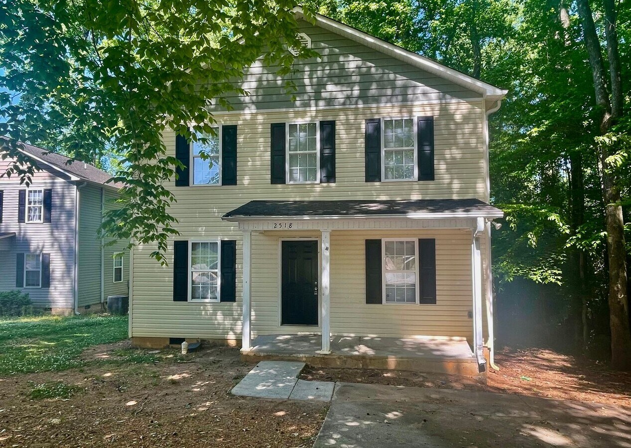 Faber2518 in Charlotte’s Ponderosa - Wingate neighborhood is a 4-bedroom, 2-bath home - Faber2518 in Charlotte’s Ponderosa - Wingate neighborhood is a 4-bedroom, 2-bath home