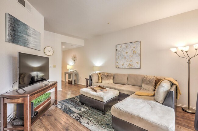 Photo - 260 E Flamingo Rd