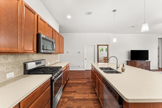 Photo - 489 Bridgestone Way