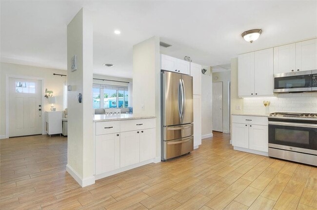 Photo - 731 44th Ave NE